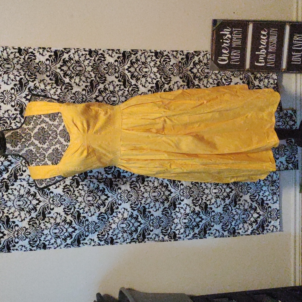 Yellow dress size 16